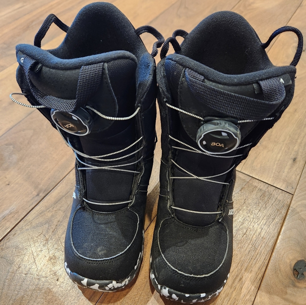 Burton Youth grom boa snowboard boots